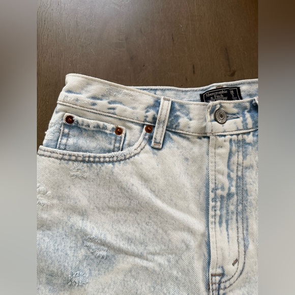 EUC Abercrombie and Fitch Annie High Rise Distressed Denim Women Shorts - Picture 3 of 9